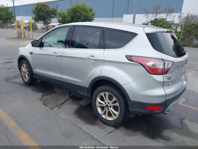 Ford ESCAPE SE 2017 1FMCU9GD5HUA01966 Image 3