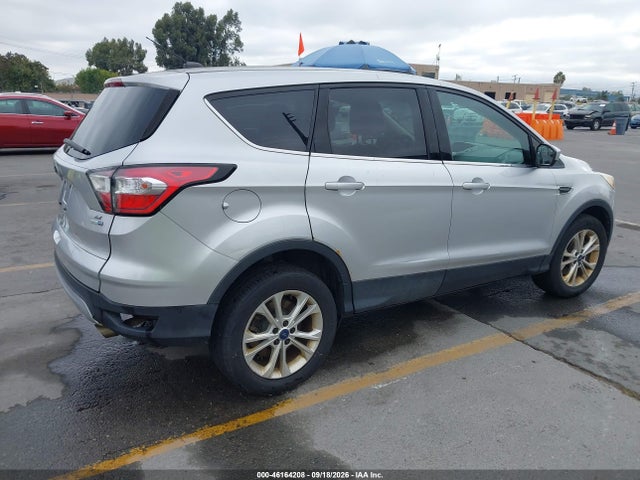 Ford ESCAPE SE 2017 1FMCU9GD5HUA01966 Image 4