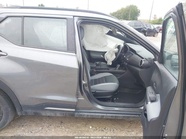 2023 Nissan Kicks Sr Xtronic Cvt მანქანა იყიდება აუქციონზე, vin: 3N1CP5DV2PL562753, აუქციონის ნომერი: 46164216