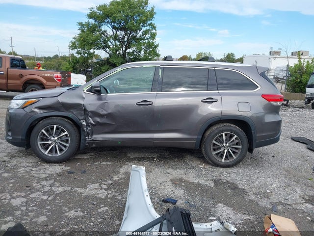 Toyota Highlander Xle 2017 5TDJZRFHXHS483467 Image 14