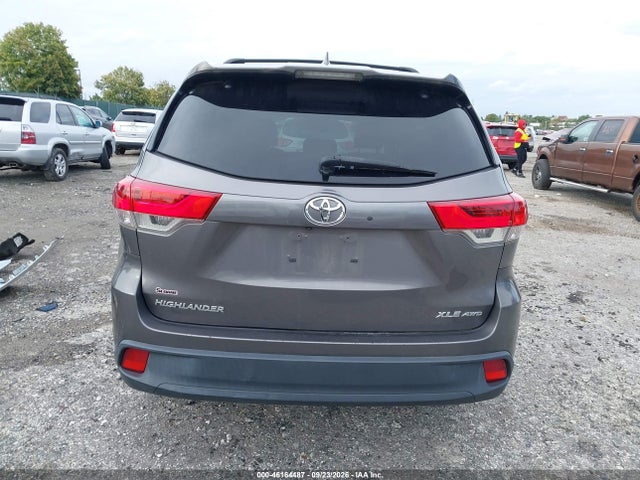 Toyota Highlander Xle 2017 5TDJZRFHXHS483467 Image 16