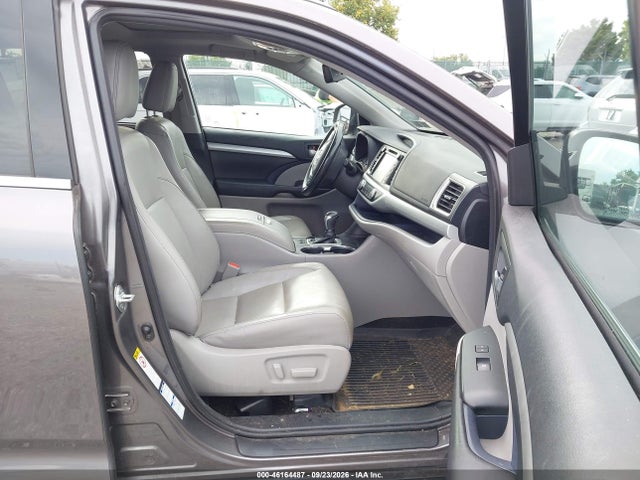 Toyota Highlander Xle 2017 5TDJZRFHXHS483467 Image 5