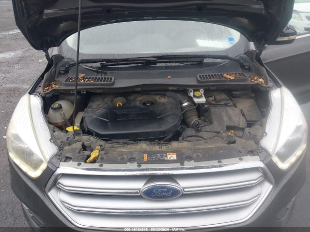 46164595 :رقم المزاد ، 1FMCU9J93HUD49432 vin ، 2017 Ford Escape Titanium مزاد بيع