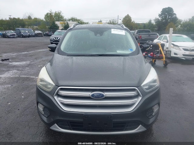 46164595 :رقم المزاد ، 1FMCU9J93HUD49432 vin ، 2017 Ford Escape Titanium مزاد بيع