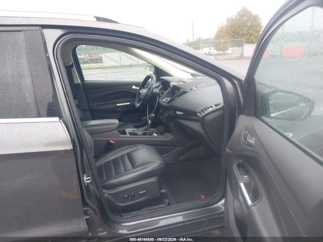 46164595 :رقم المزاد ، 1FMCU9J93HUD49432 vin ، 2017 Ford Escape Titanium مزاد بيع