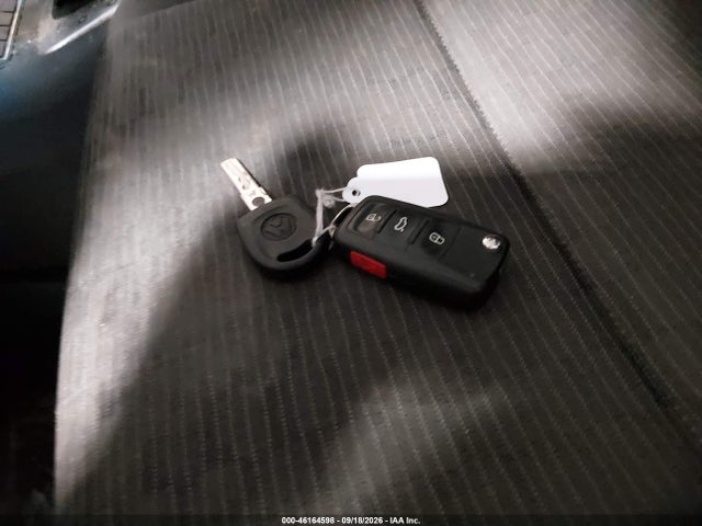 2015 Volkswagen Tiguan S მანქანა იყიდება აუქციონზე, vin: WVGAV7AX0FW607382, აუქციონის ნომერი: 46164598