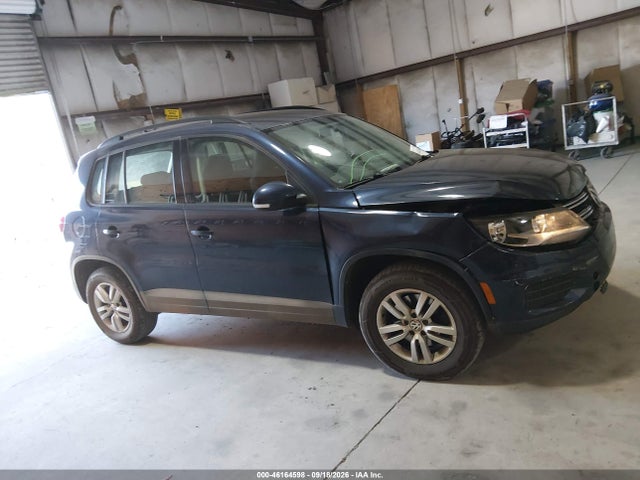 2015 Volkswagen Tiguan S მანქანა იყიდება აუქციონზე, vin: WVGAV7AX0FW607382, აუქციონის ნომერი: 46164598