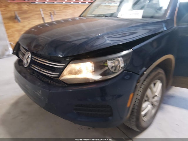 2015 Volkswagen Tiguan S მანქანა იყიდება აუქციონზე, vin: WVGAV7AX0FW607382, აუქციონის ნომერი: 46164598