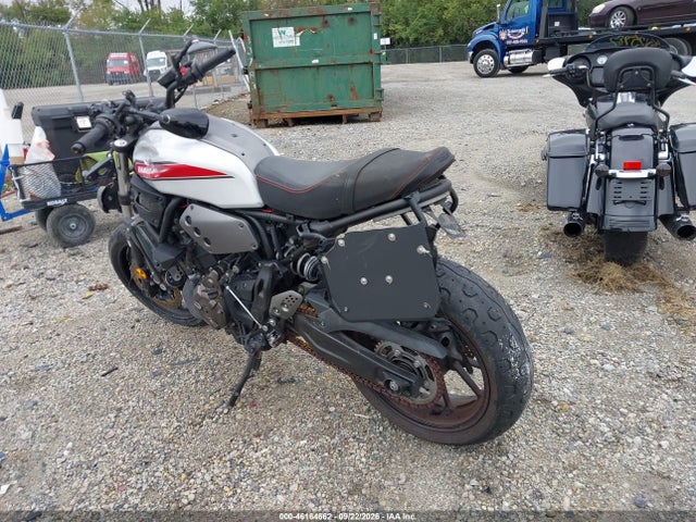Yamaha XSR700 2019 JYARM21E6KA000885 Image 3