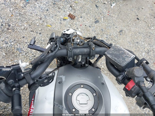 Yamaha XSR700 2019 JYARM21E6KA000885 Image 7
