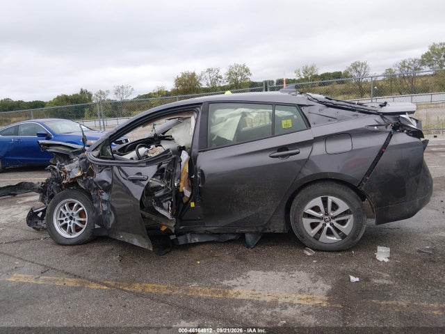 46164812 :رقم المزاد ، JTDKARFU2J3551955 vin ، 2018 Toyota Prius Three مزاد بيع