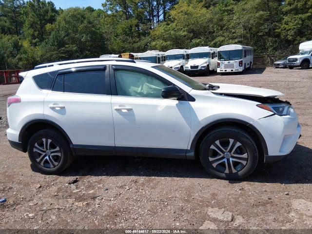 2017 Toyota Rav4 Le მანქანა იყიდება აუქციონზე, vin: JTMZFREV8HJ127518, აუქციონის ნომერი: 46164817
