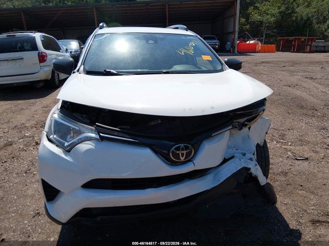 2017 Toyota Rav4 Le მანქანა იყიდება აუქციონზე, vin: JTMZFREV8HJ127518, აუქციონის ნომერი: 46164817