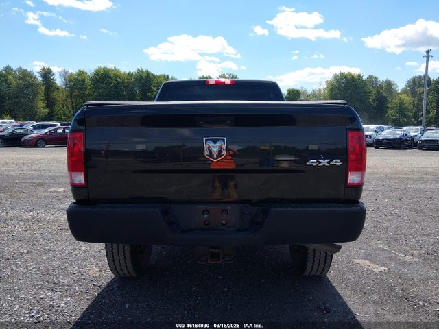 46164930 :رقم المزاد ، 3C6TR5CT3JG295282 vin ، 2018 Ram 2500 Tradesman  4x4 6'4 Box مزاد بيع