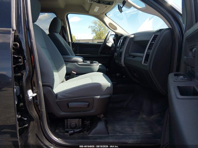 46164930 :رقم المزاد ، 3C6TR5CT3JG295282 vin ، 2018 Ram 2500 Tradesman  4x4 6'4 Box مزاد بيع