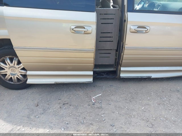 Продажа на аукционе авто 2005 Chrysler Town & Country Limited, vin: 2C8GP64L75R251675, номер лота: 46165032