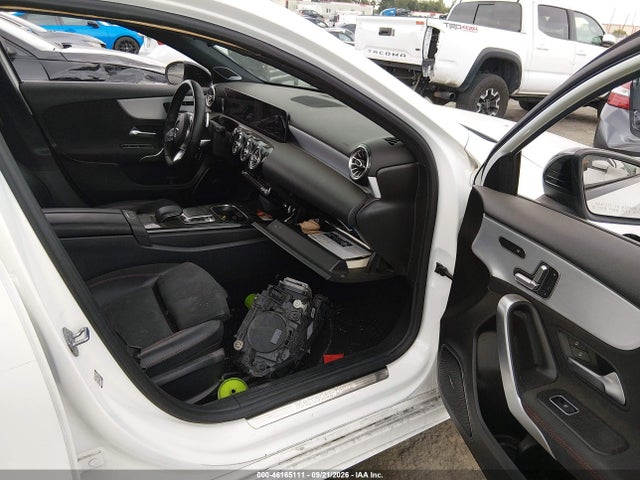 WDD3G4EB2KW005166 Mercedes-Benz A 220