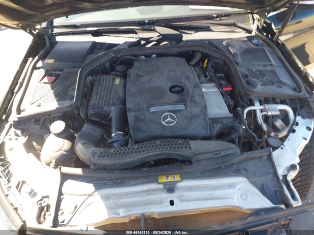 46165153 :رقم المزاد ، 55SWF4KB3FU041620 vin ، 2015 Mercedes-benz C 300 Luxury 4matic مزاد بيع