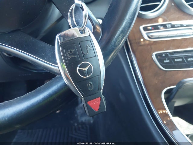 46165153 :رقم المزاد ، 55SWF4KB3FU041620 vin ، 2015 Mercedes-benz C 300 Luxury 4matic مزاد بيع