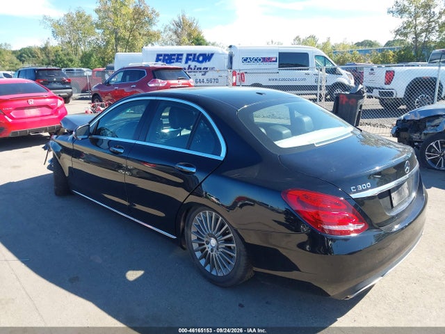 46165153 :رقم المزاد ، 55SWF4KB3FU041620 vin ، 2015 Mercedes-benz C 300 Luxury 4matic مزاد بيع