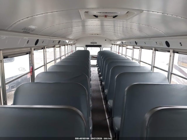 46165166 :رقم المزاد ، 1BAKGCBA8FF311719 vin ، 2015 Blue Bird School Bus / Transit Bus مزاد بيع
