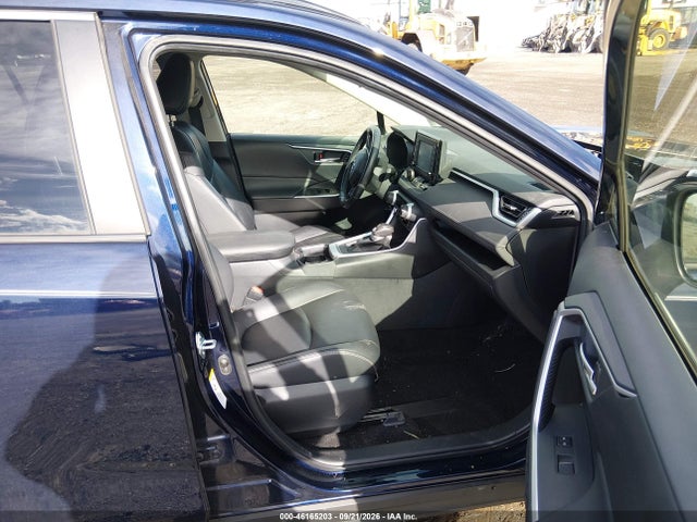 Продаж на аукціоні авто 2019 Toyota Rav4 Xle Premium, vin: JTMA1RFVXKD003024, номер лоту: 46165203