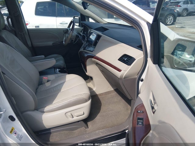 46165334 :رقم المزاد ، 5TDYK3DC6BS116550 vin ، 2011 Toyota Sienna Ltd مزاد بيع
