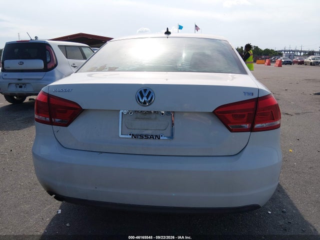 2014 Volkswagen Passat 1.8t Wolfsburg Edition მანქანა იყიდება აუქციონზე, vin: 1VWAT7A34EC037438, აუქციონის ნომერი: 46165548