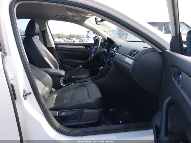 2014 Volkswagen Passat 1.8t Wolfsburg Edition მანქანა იყიდება აუქციონზე, vin: 1VWAT7A34EC037438, აუქციონის ნომერი: 46165548