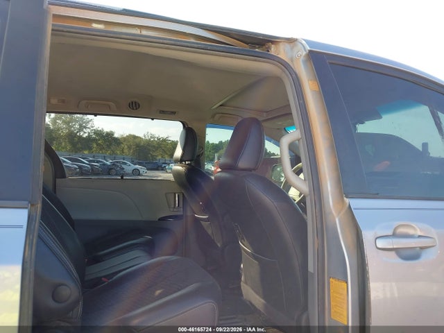 46165724 :رقم المزاد ، 5TDXK3DC6BS154064 vin ، 2011 Toyota Sienna Se مزاد بيع