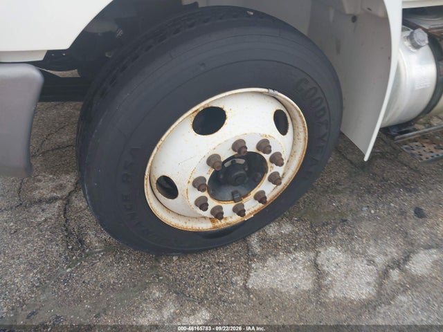 46165783 :رقم المزاد ، 1HTJTSKM1FH670080 vin ، 2015 International 4000 4300 مزاد بيع