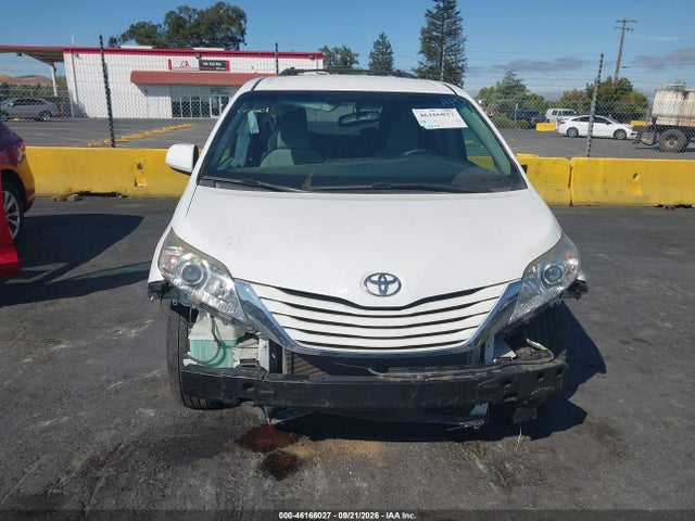 Продаж на аукціоні авто 2017 Toyota Sienna Le 8 Passenger, vin: 5TDKZ3DC1HS874998, номер лоту: 46166027