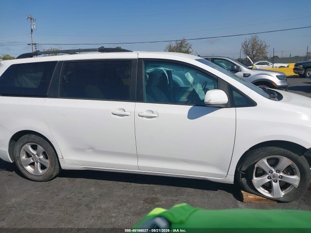 Продаж на аукціоні авто 2017 Toyota Sienna Le 8 Passenger, vin: 5TDKZ3DC1HS874998, номер лоту: 46166027