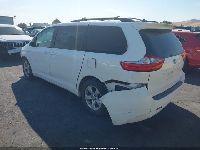 Продаж на аукціоні авто 2017 Toyota Sienna Le 8 Passenger, vin: 5TDKZ3DC1HS874998, номер лоту: 46166027