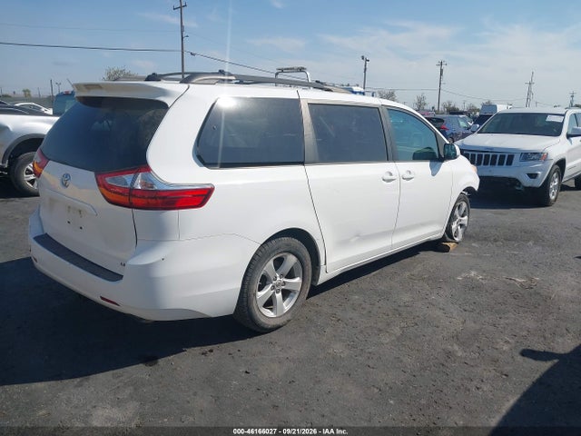 Продаж на аукціоні авто 2017 Toyota Sienna Le 8 Passenger, vin: 5TDKZ3DC1HS874998, номер лоту: 46166027