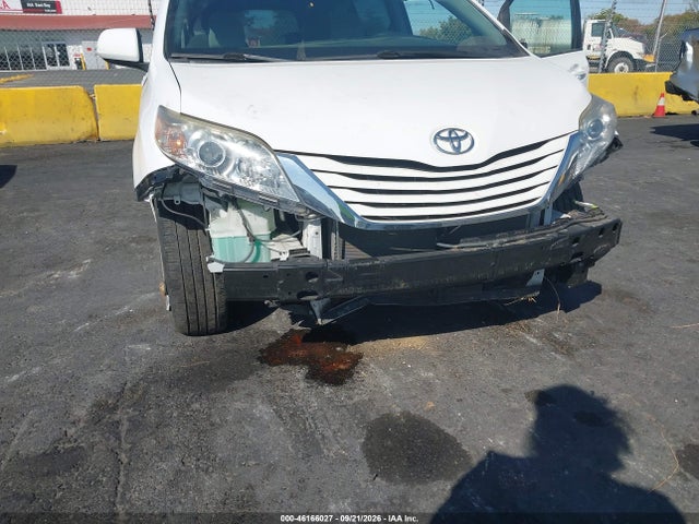 Продаж на аукціоні авто 2017 Toyota Sienna Le 8 Passenger, vin: 5TDKZ3DC1HS874998, номер лоту: 46166027