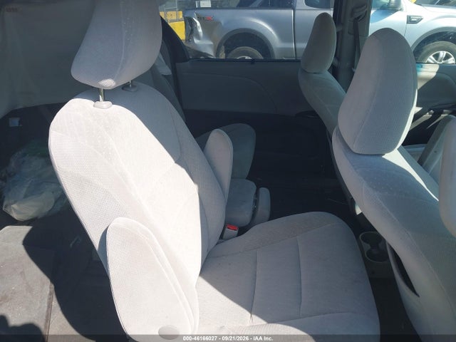Продаж на аукціоні авто 2017 Toyota Sienna Le 8 Passenger, vin: 5TDKZ3DC1HS874998, номер лоту: 46166027