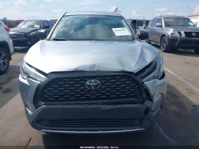 46166035 :رقم المزاد ، 7MUAAAAG9NV011317 vin ، 2022 Toyota Corolla Cross L مزاد بيع