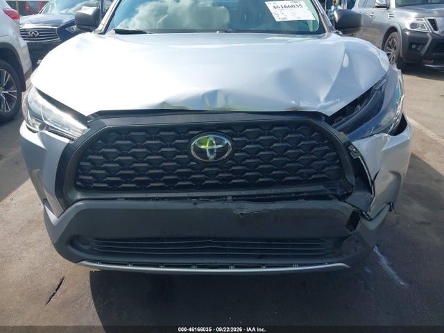 46166035 :رقم المزاد ، 7MUAAAAG9NV011317 vin ، 2022 Toyota Corolla Cross L مزاد بيع