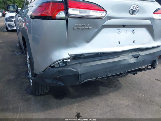 46166035 :رقم المزاد ، 7MUAAAAG9NV011317 vin ، 2022 Toyota Corolla Cross L مزاد بيع