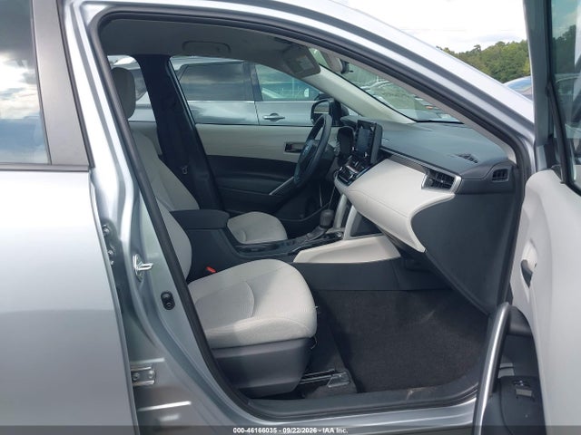 46166035 :رقم المزاد ، 7MUAAAAG9NV011317 vin ، 2022 Toyota Corolla Cross L مزاد بيع