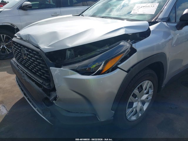 46166035 :رقم المزاد ، 7MUAAAAG9NV011317 vin ، 2022 Toyota Corolla Cross L مزاد بيع