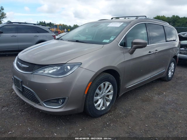 Продаж на аукціоні авто 2018 Chrysler Pacifica Touring L, vin: 2C4RC1BG8JR123583, номер лоту: 46166128