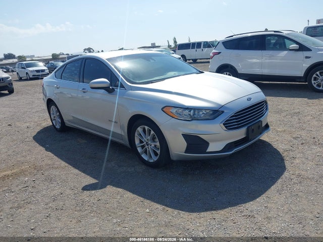 2019 Ford Fusion Hybrid Se მანქანა იყიდება აუქციონზე, vin: 3FA6P0LU2KR275334, აუქციონის ნომერი: 46166188