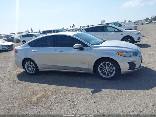 2019 Ford Fusion Hybrid Se მანქანა იყიდება აუქციონზე, vin: 3FA6P0LU2KR275334, აუქციონის ნომერი: 46166188