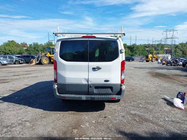 Ford Transit-150 2016 1FTYE1YM2GKB30832 Image 17