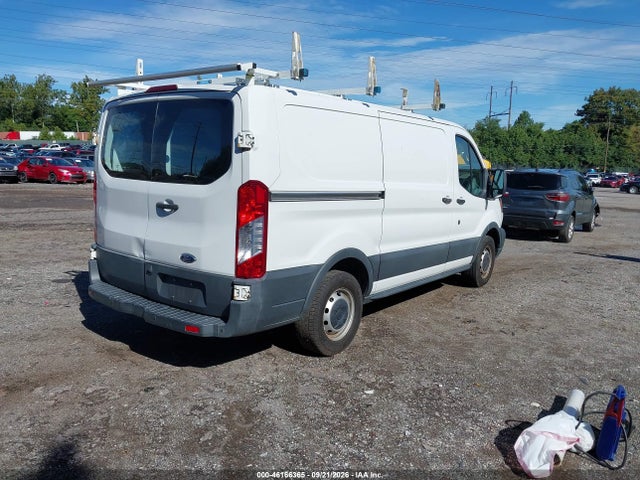 Ford Transit-150 2016 1FTYE1YM2GKB30832 Image 4