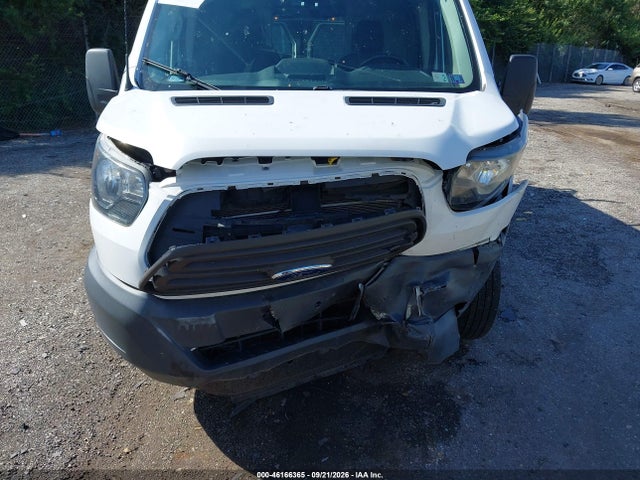 Ford Transit-150 2016 1FTYE1YM2GKB30832 Image 6