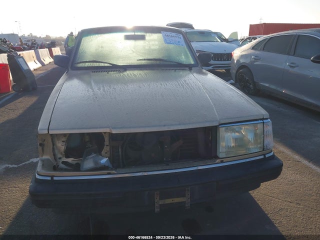 46166524 :رقم المزاد ، YV1AS8813N1468116 vin ، 1992 Volvo 240 Gl مزاد بيع