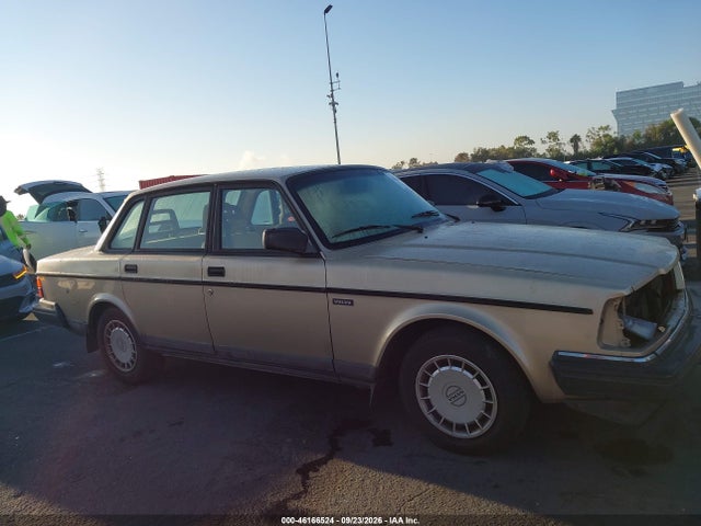 46166524 :رقم المزاد ، YV1AS8813N1468116 vin ، 1992 Volvo 240 Gl مزاد بيع